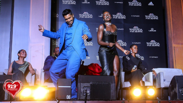 Tenoch Huerta y Lupita Nyong’o presumieron sus mejores pasos de baile durante la alfombra roja de “Black Panther”