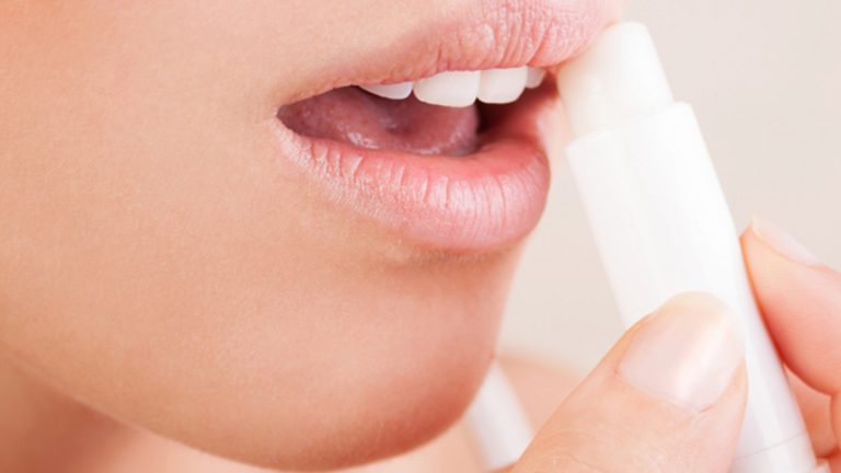 Así puedes cuidar tus labios durante el invierno