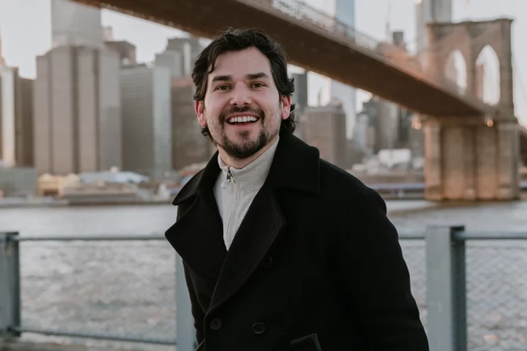 Alan Estrada ‘sale del clóset’ y brinda su apoyo a la comunidad LGBTQ+