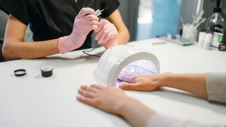 Secadores de uñas pueden causar mutaciones cancerígenas