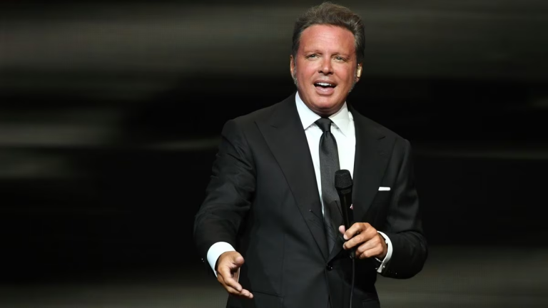 Hackean la cuenta de Twitter de Luis Miguel