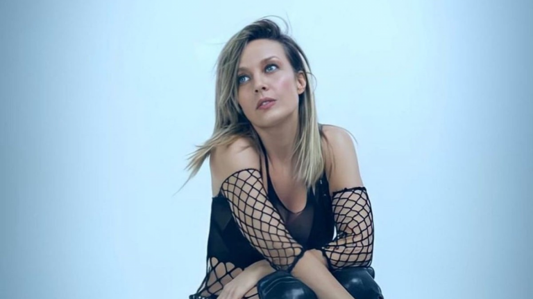 Fey responde a Enrique y Alejandra Guzmán